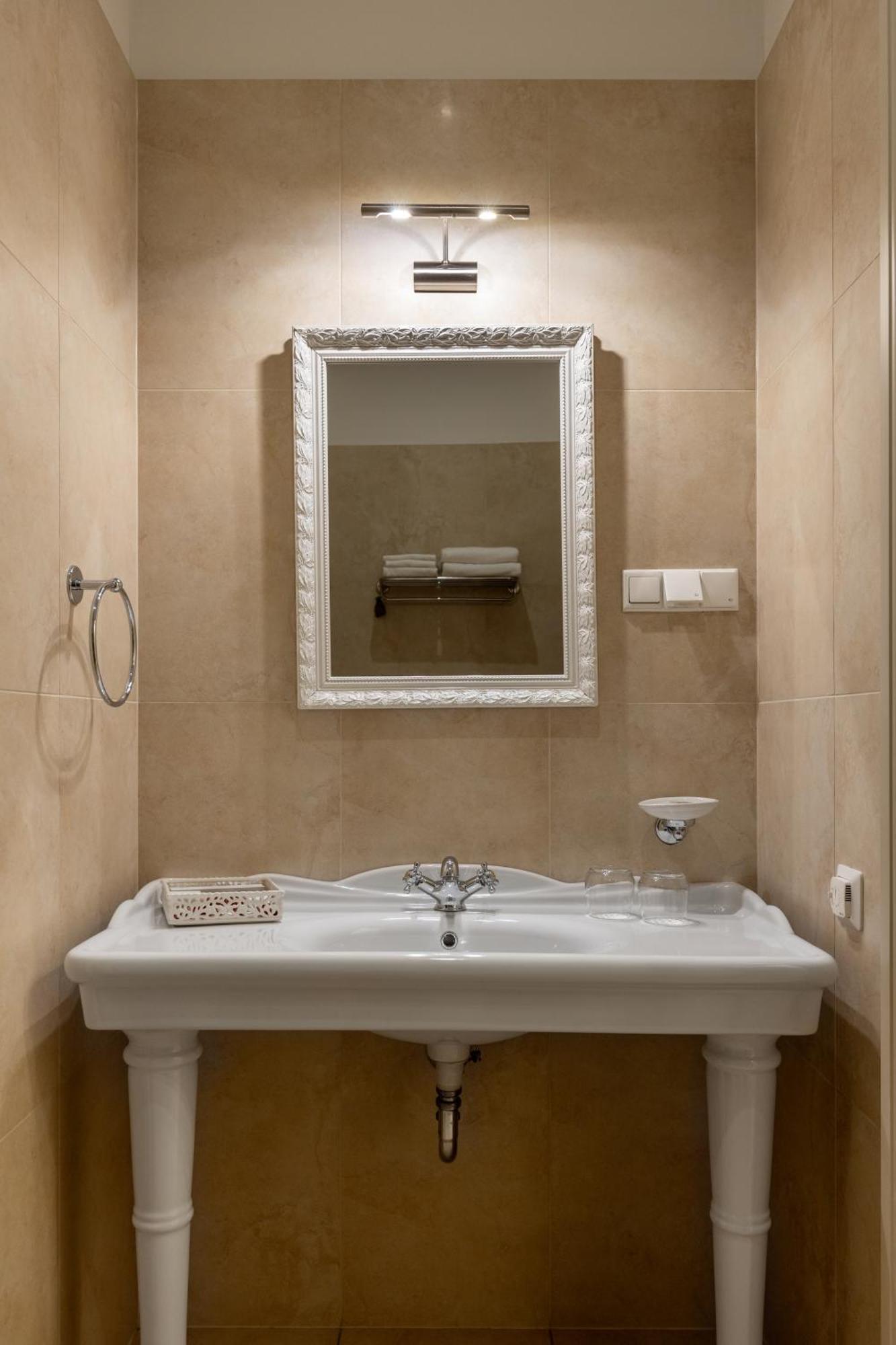 Hotel Malpils Manor Zewnętrze zdjęcie